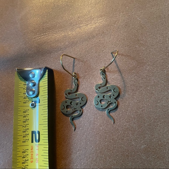Brass cutout snake earrings - Picture 6 of 7